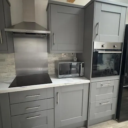 Cozy 2-bedroom Cottage-style Lejlighed *