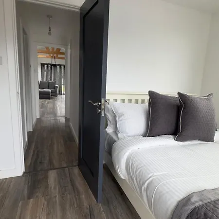 Cozy 2-bedroom Cottage-style