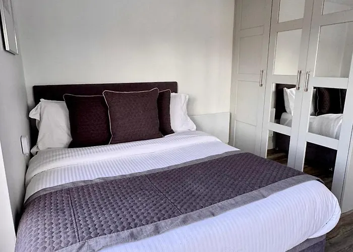 Apartment Cozy 2-bedroom Cottage-style