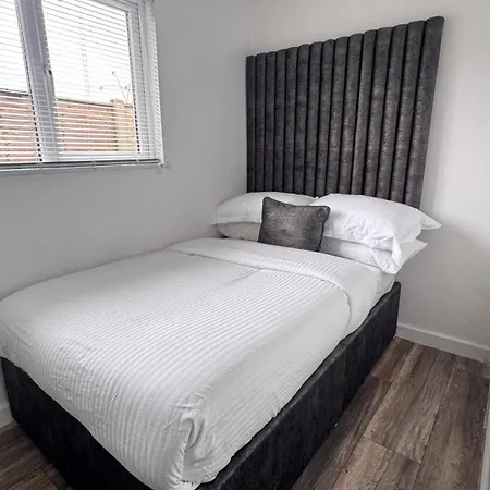 Cozy 2-bedroom Cottage-style Διαμέρισμα *